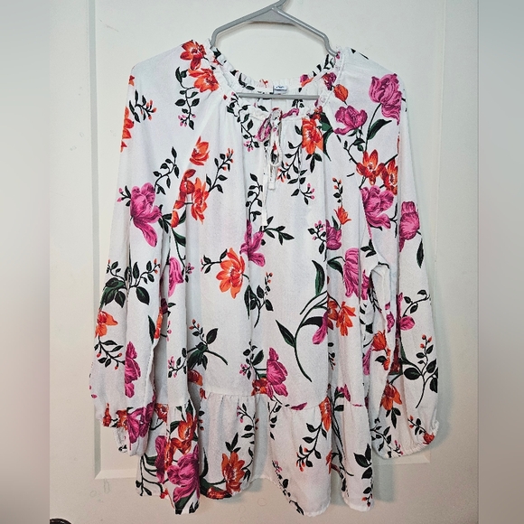 Old Navy Tops - ☘️3/$15☘️ Old Navy - Floral Print Peplum Blouse